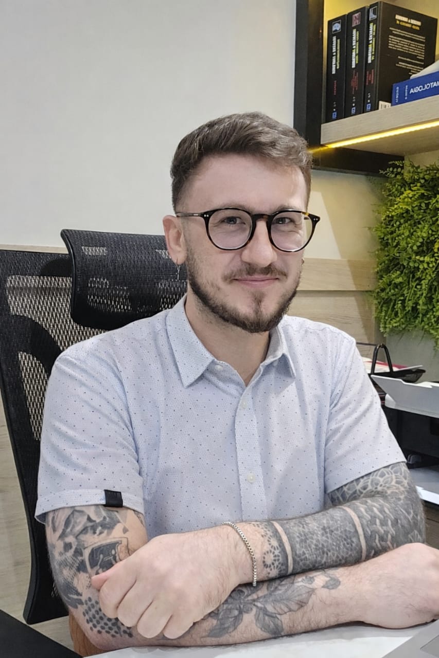 Dr. Nathan Marostica Catolino