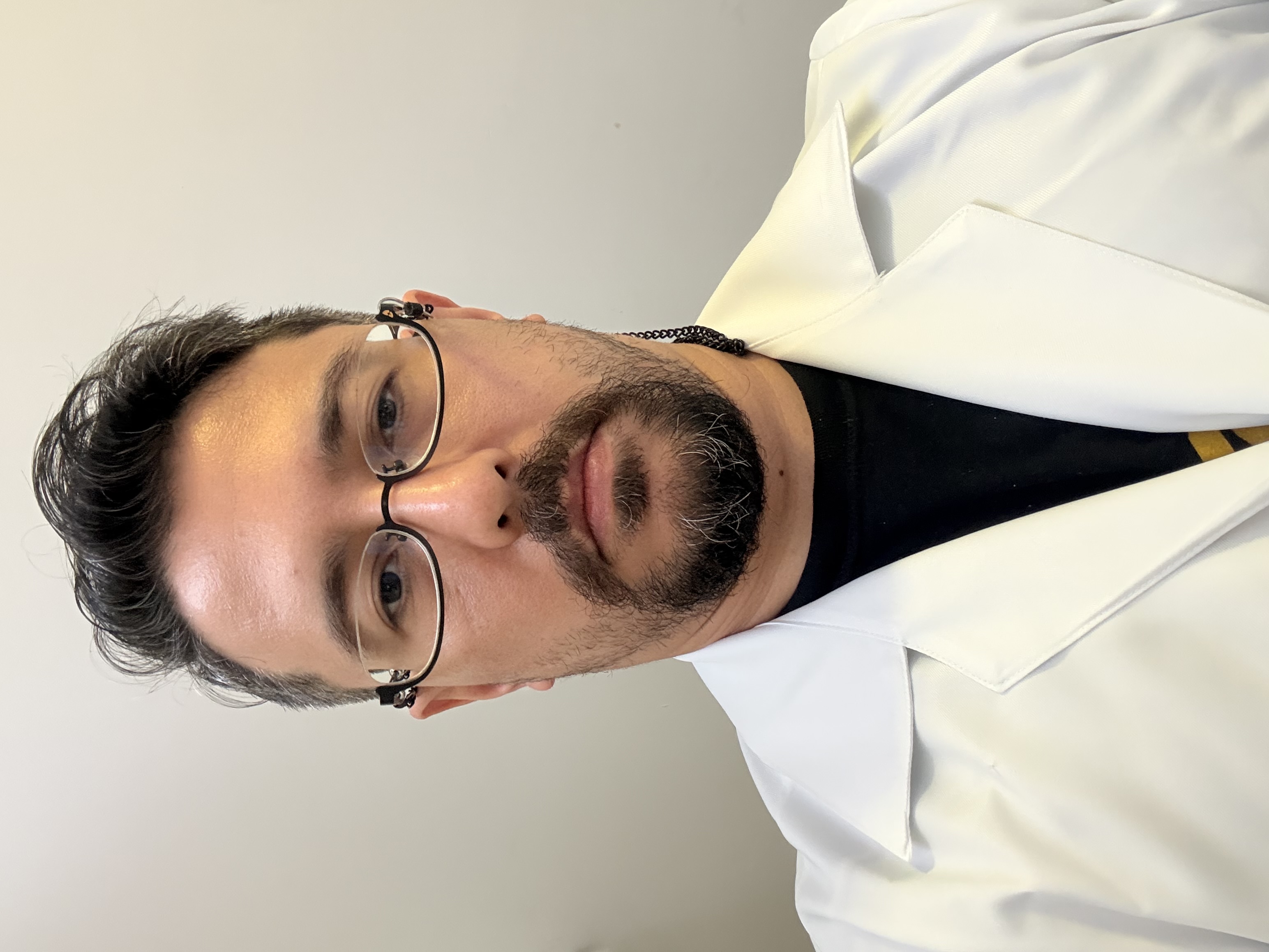 Perito Médico Nefrologista — Rafael Huehara
