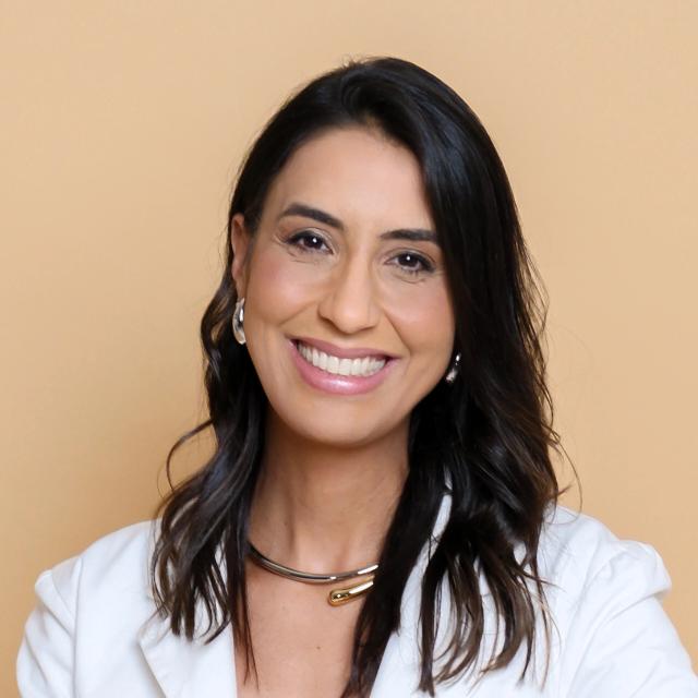 Dra. Ananda Carneiro