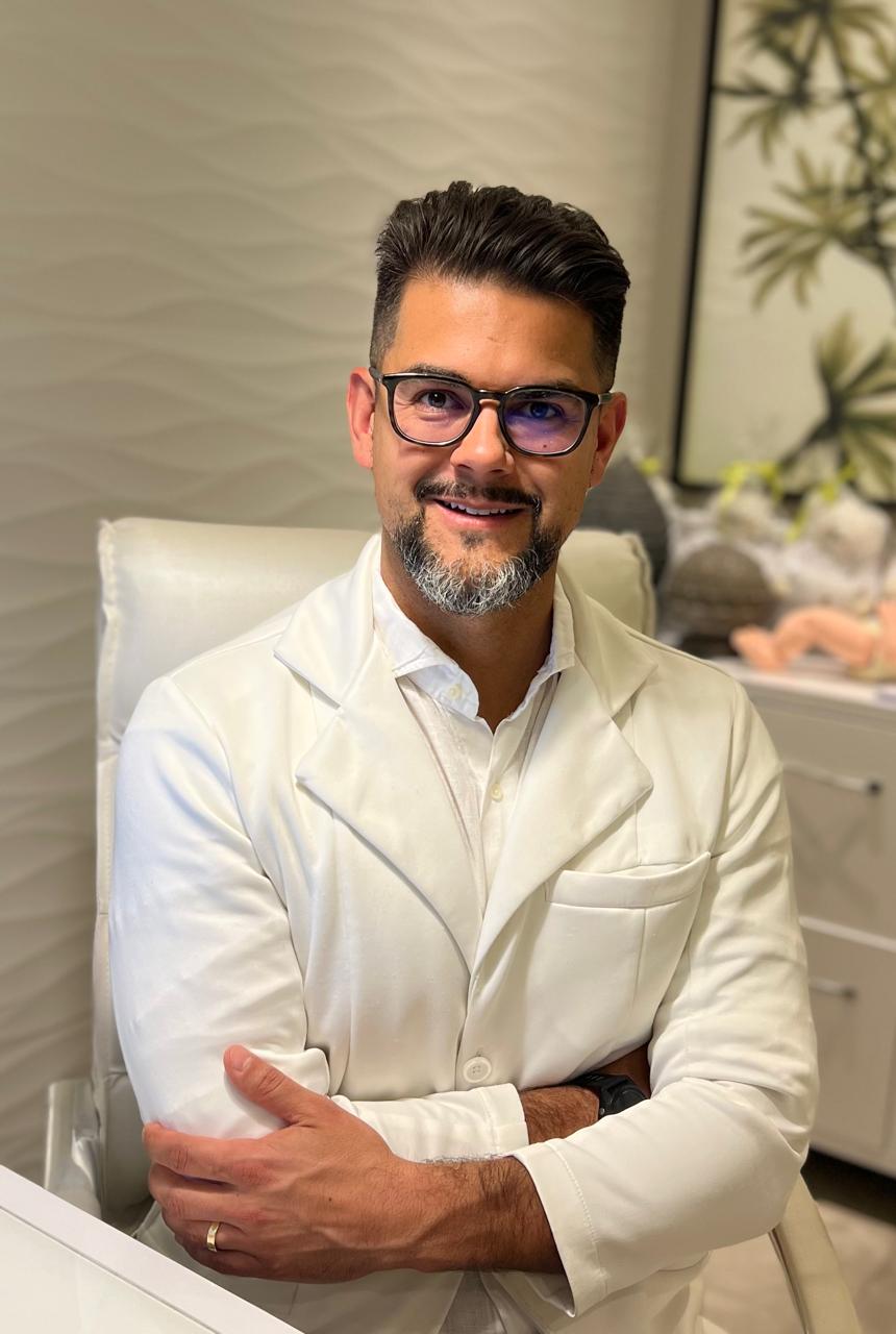 Dr. Douglas Senem Teles De Souza