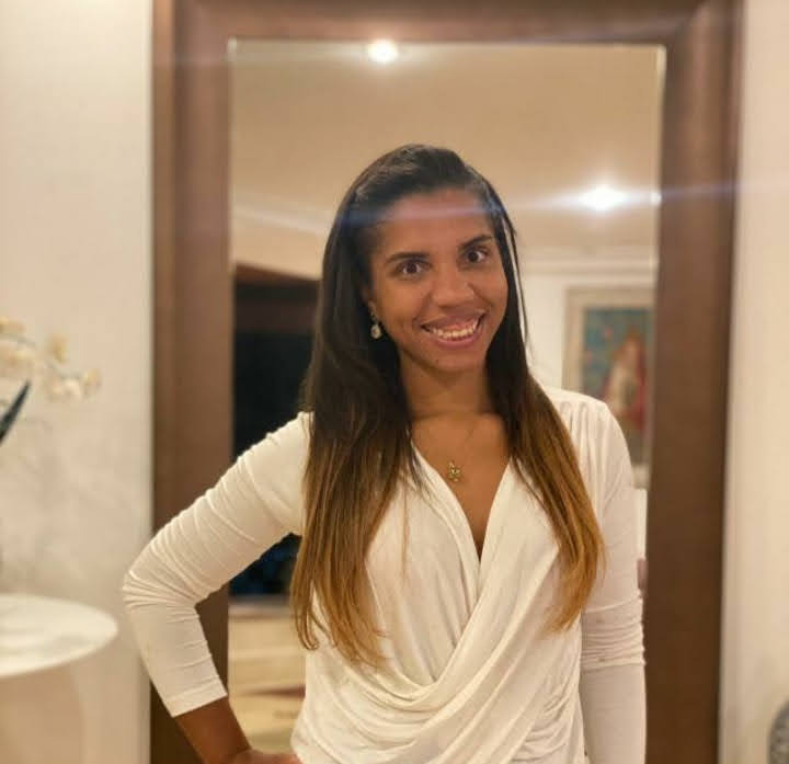 Dra. Anna Beatriz Alves Da Fonseca