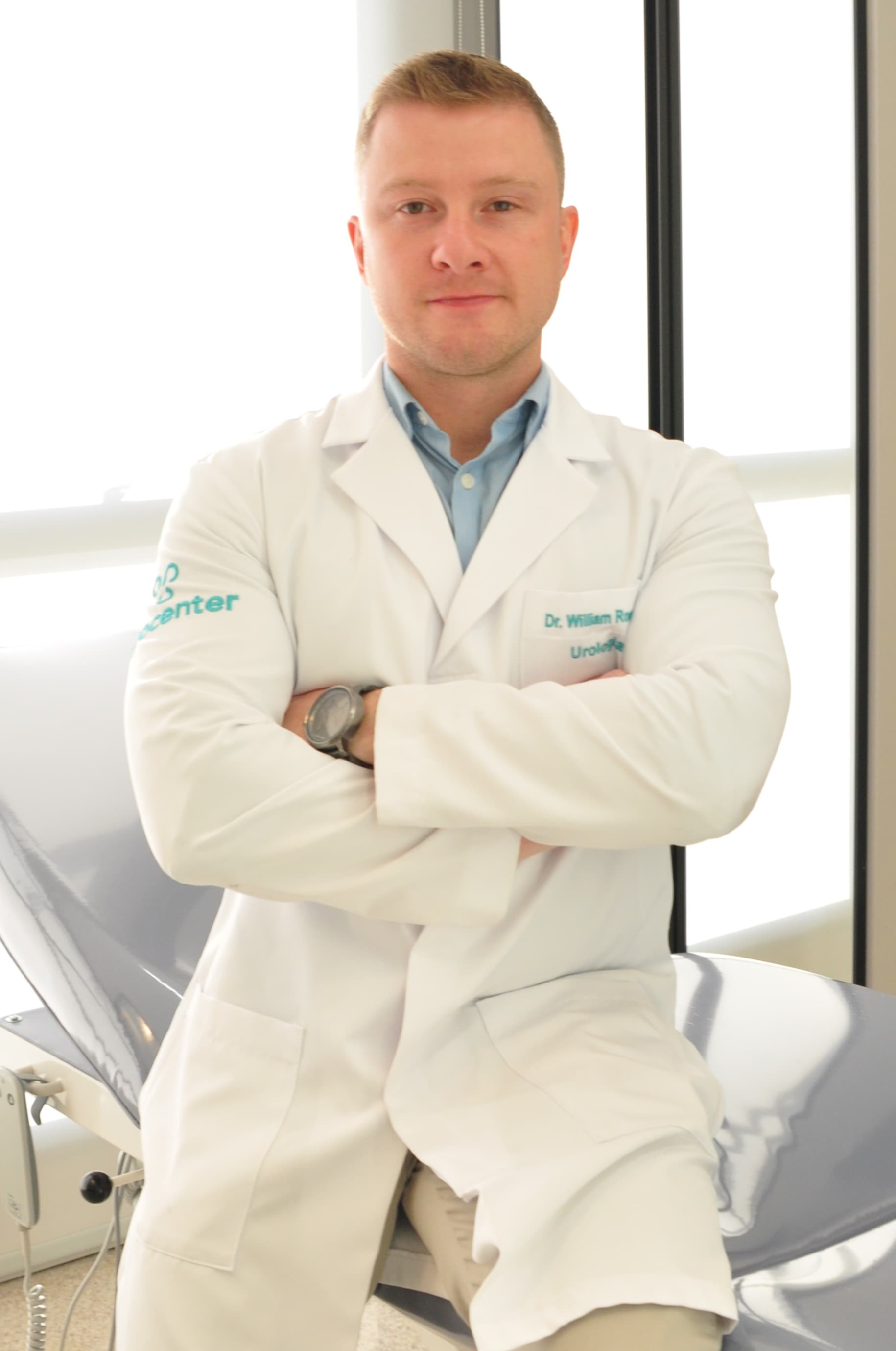 Dr. William Gustavo Roman